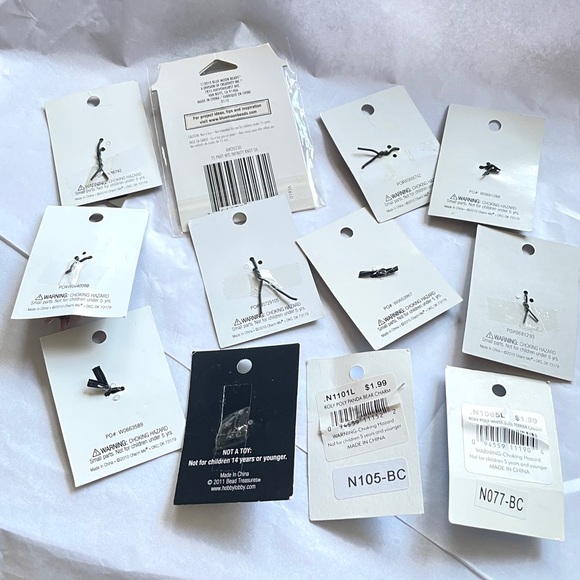 Lot of 12 Jewelry Making Charms / Pendants / Beads - Picture 3 of 15